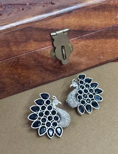 Kuhu (Black)